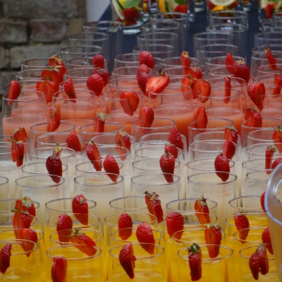 Drinks for a summer party, colour drinks, live music for a drinks party London, 
